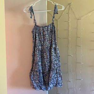 Summer dress, size Medium.